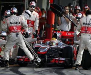 yapboz Lewis Hamilton - McLaren - Suzuka 2010